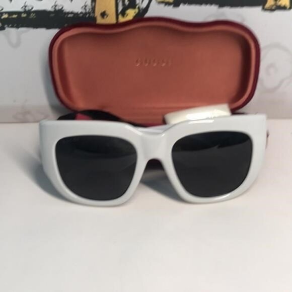 New Authentic  Gucci GG1545S 003 – Light Grey Oversized Square Sunglasses ✨ - Picture 4 of 14